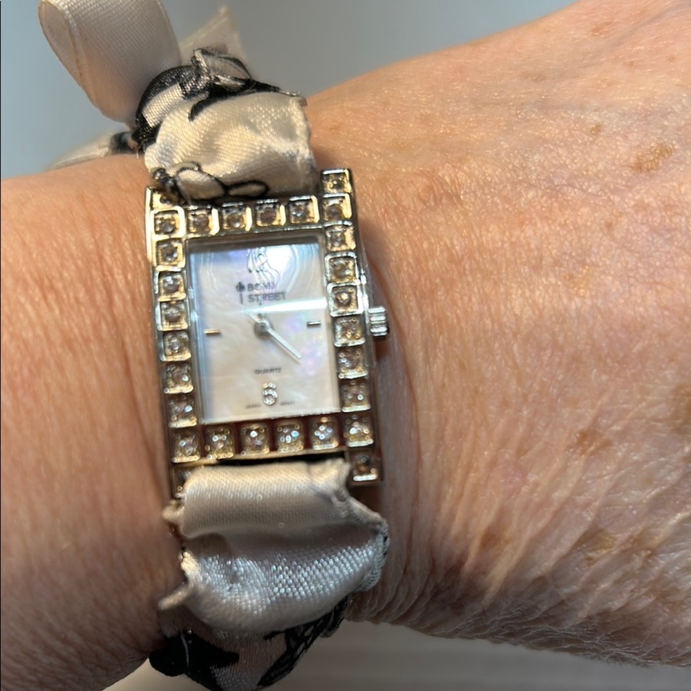 Route 555 - Bond St watch